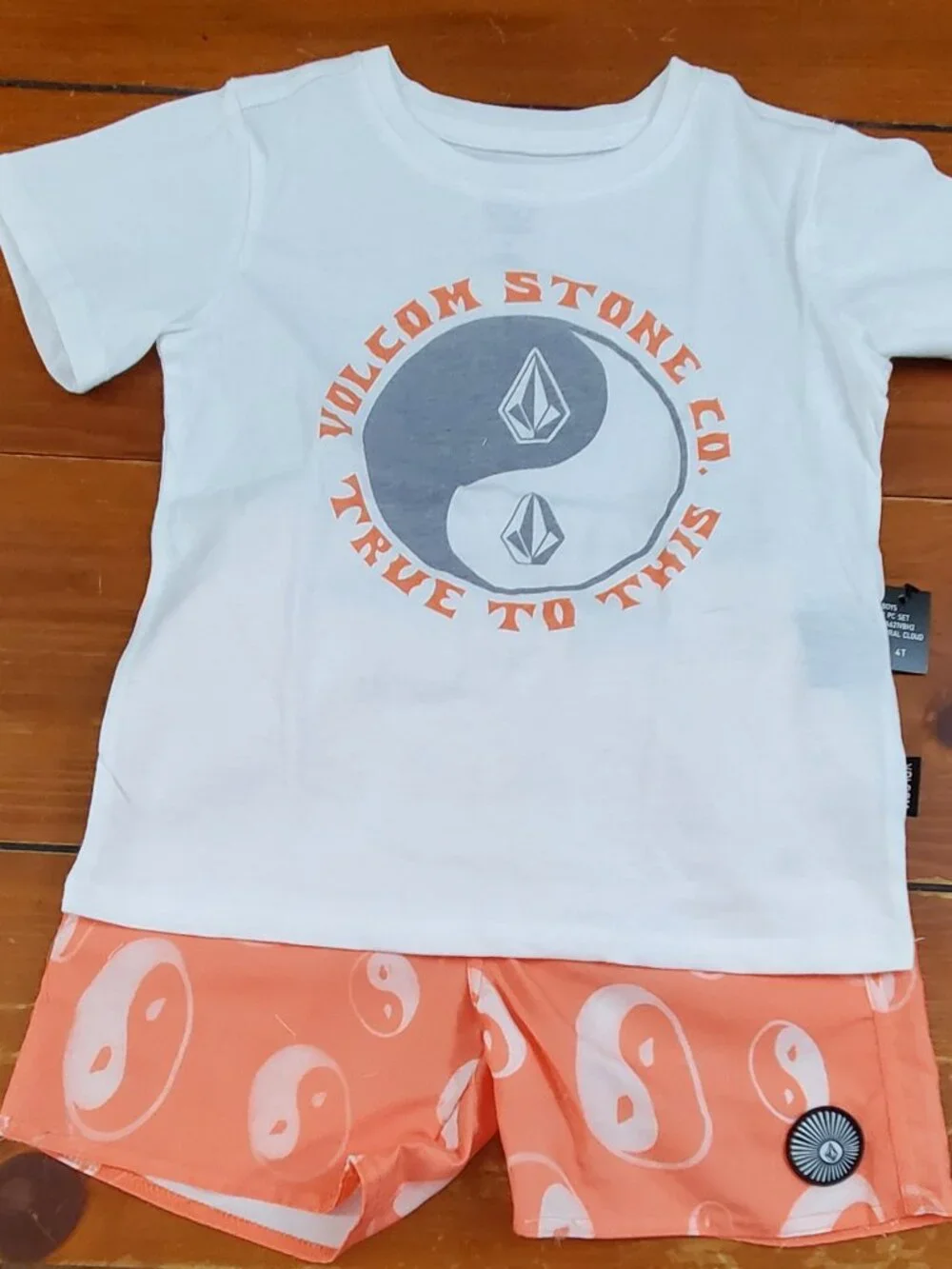 Toddler Boys Volcom T-Shirt & Swim Shorts Set Size 4T  New with Tags